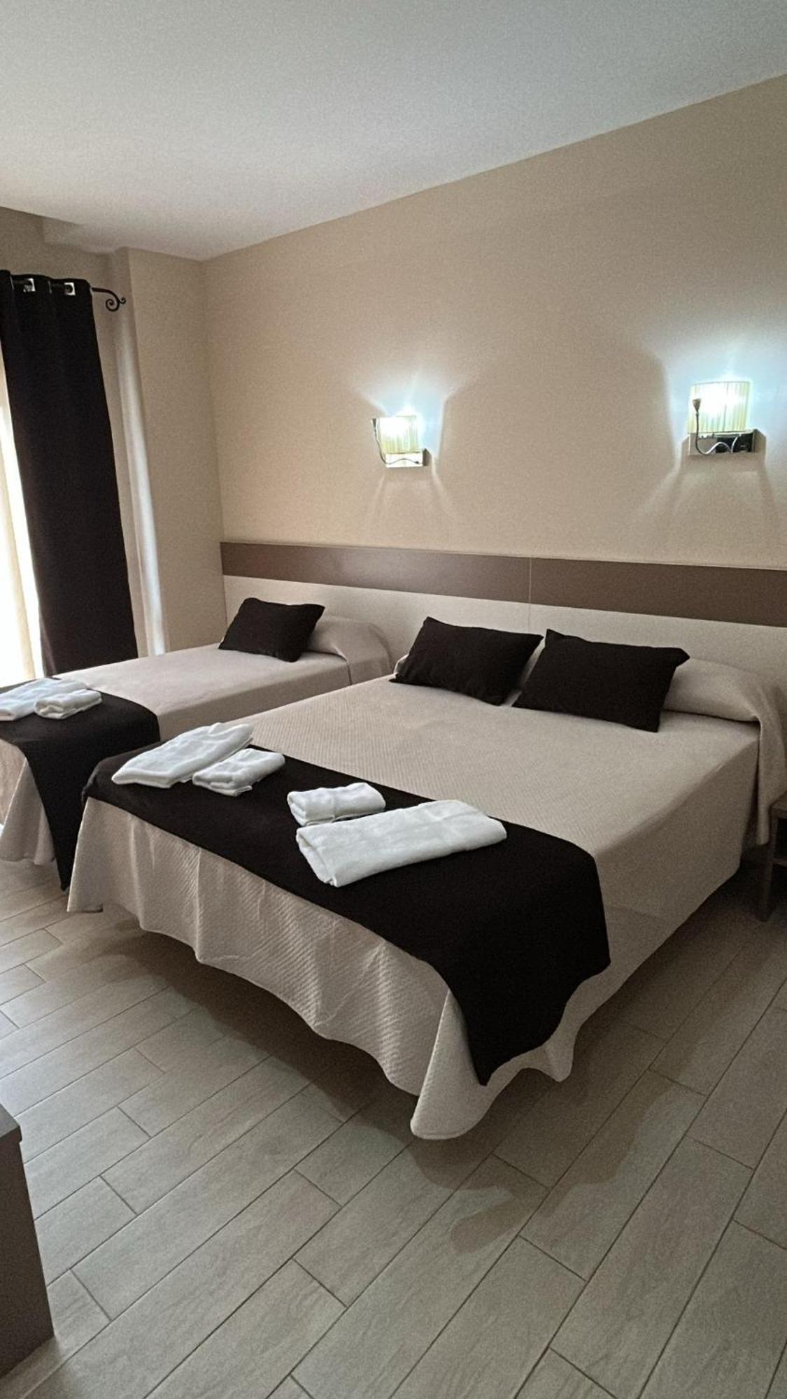Hotel Ancla Oropesa del Mar Buitenkant foto